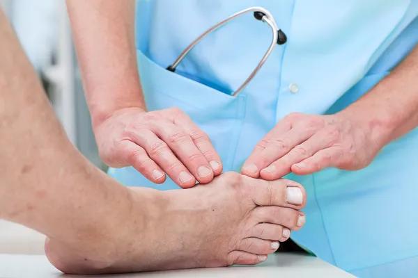 Foot Doctors in Dallas Helping Patients Walk Without Pain