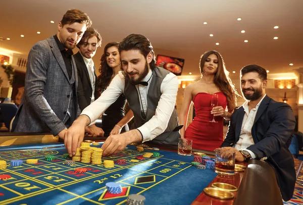 Discovering Interactive Dealer Games through the best online casino Singapore for Fans